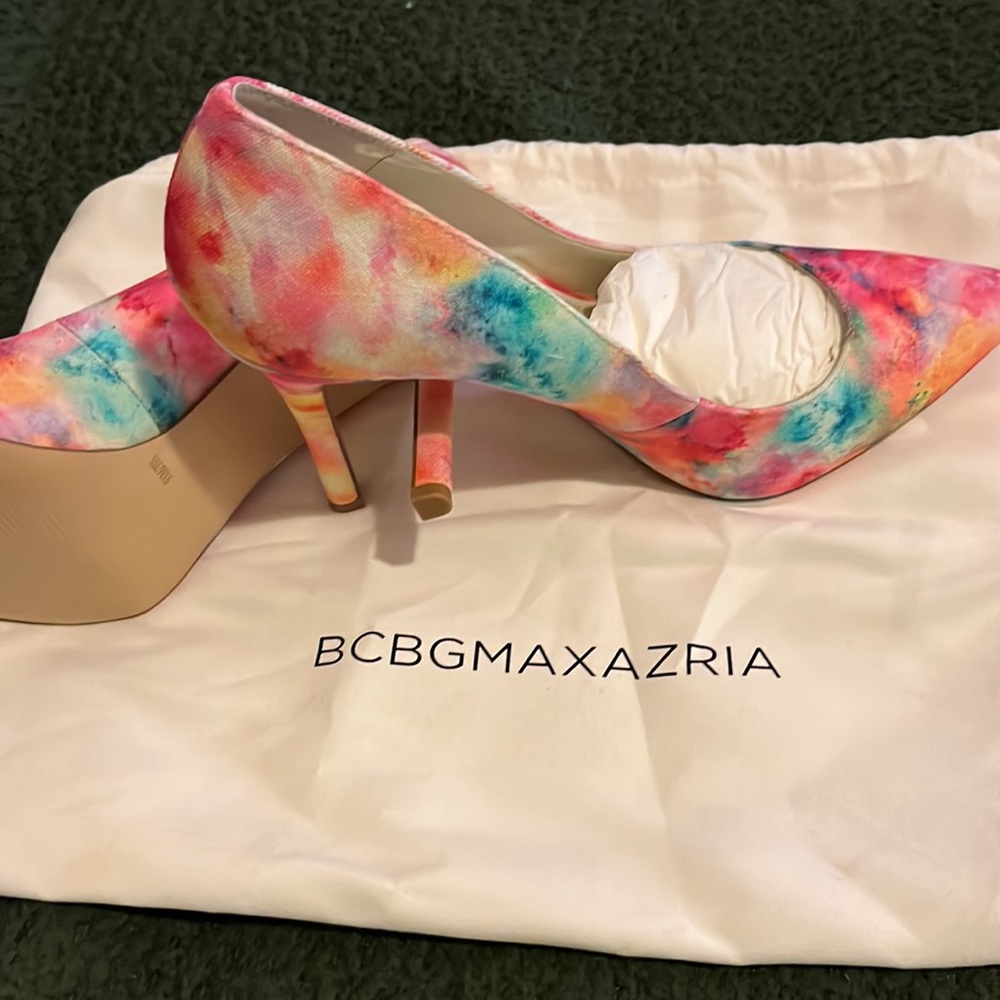 BcbgMaxazria floral heels
